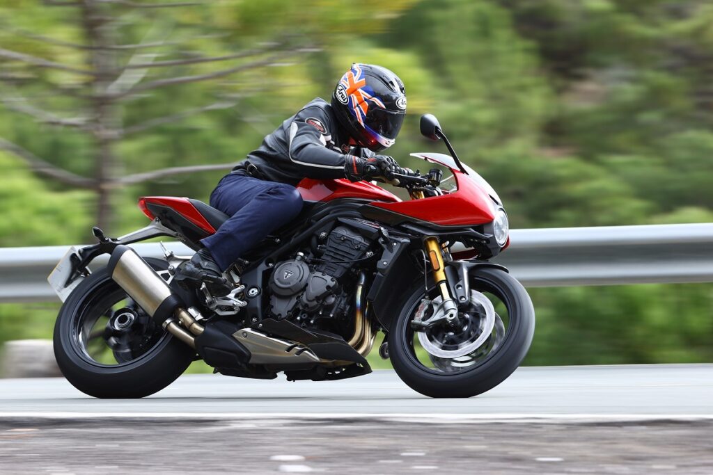 Prueba Triumph Speed Triple 1200 RR: Excelencia electrónica 14 Triumph Speed Triple 1200 RS 10