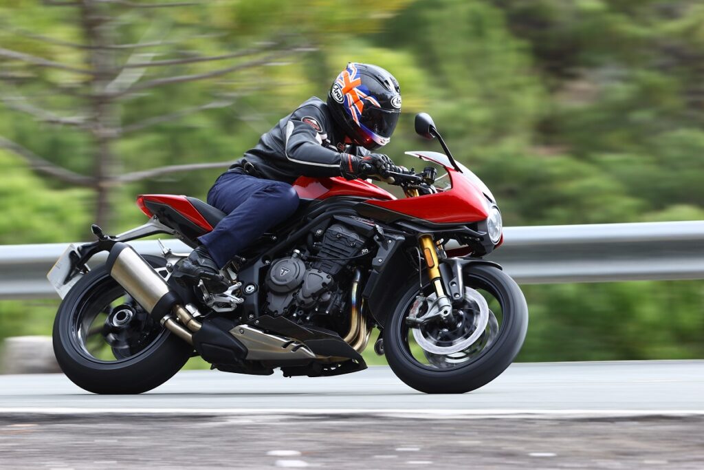 Triumph Speed Triple 1200 RS 10