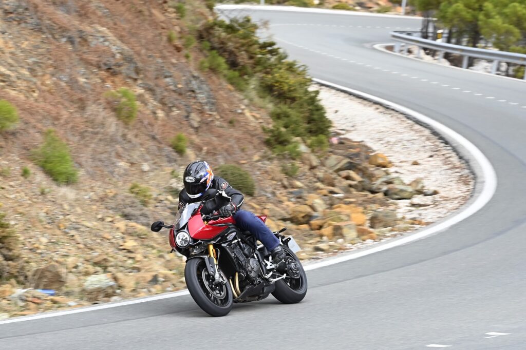 Prueba Triumph Speed Triple 1200 RR: Excelencia electrónica 13 Triumph Speed Triple 1200 RS 2