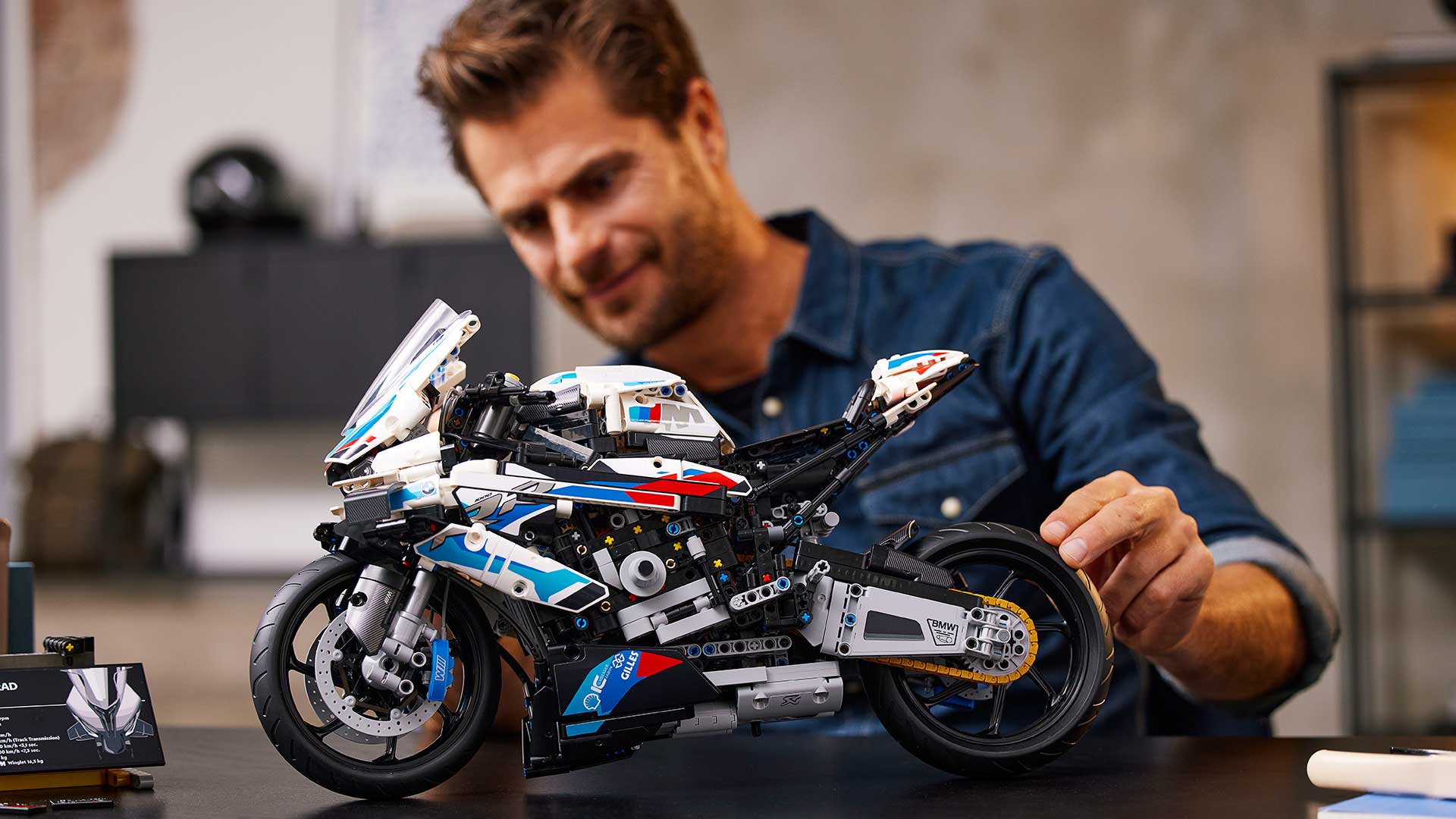 Esta BMW M 1000 RR de Lego es el regalo perfecto para estas Navidades