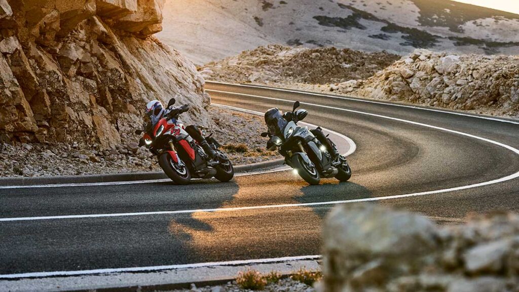 Conducir en moto por carretera: cómo aprovechar el asfalto de forma segura 9 conduccion moto carretera duo