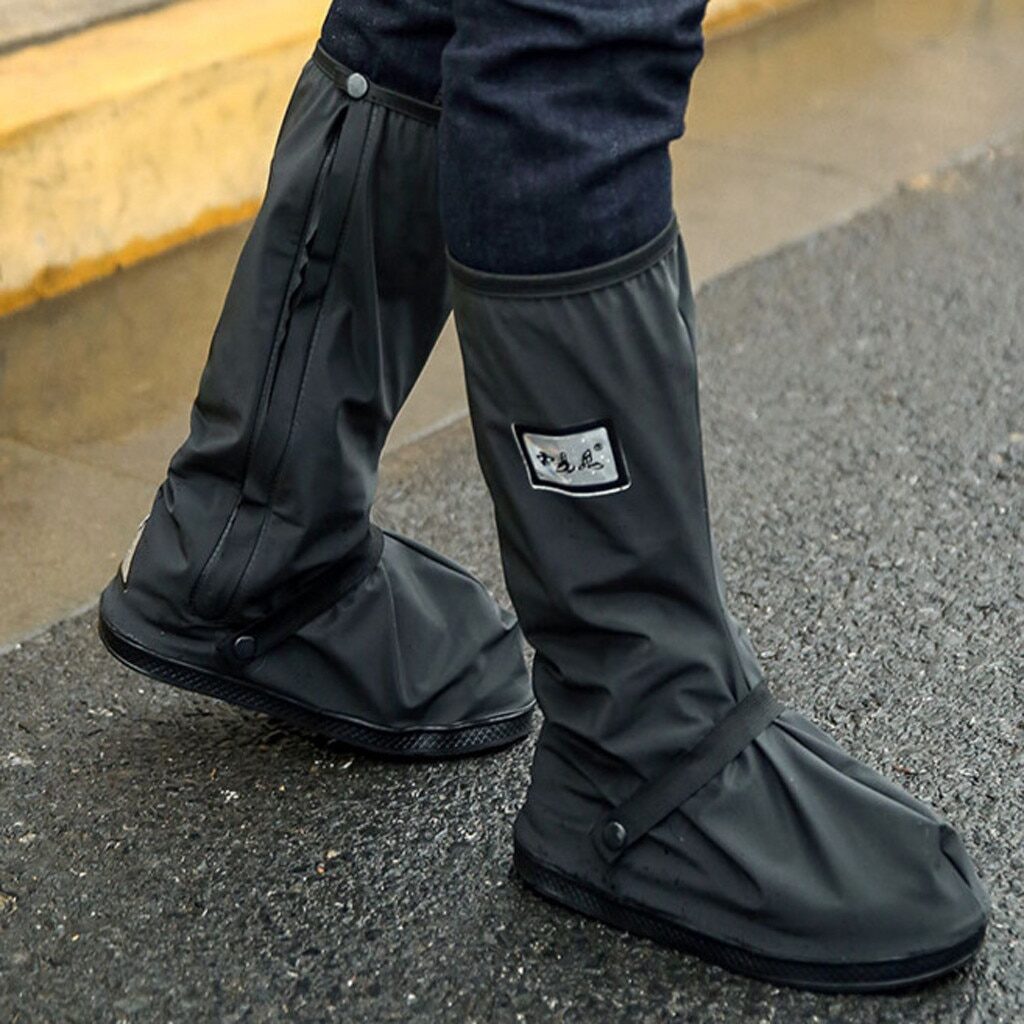 Trucos para no mojarte en moto rodando con lluvia 16 cubrebotas