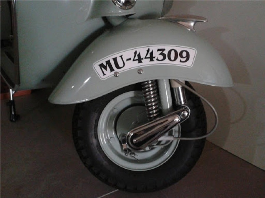 placa matricula vespa clasica