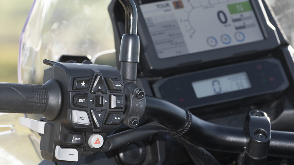 Prueba Honda NT 1100: El lado GT de las trail 13 Honda NT1100 12