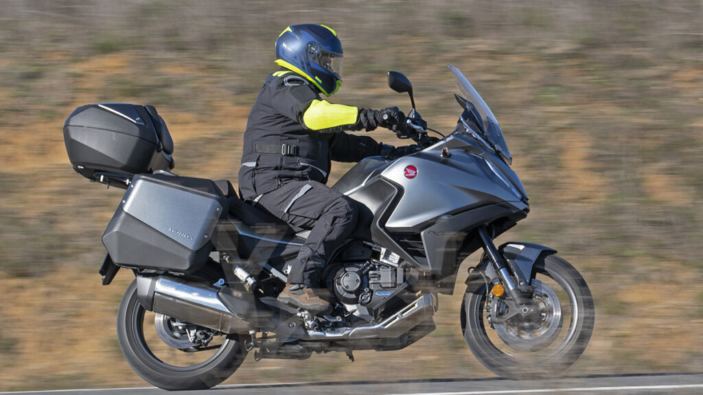 Prueba Honda NT 1100: El lado GT de las trail 18 Honda NT1100 4