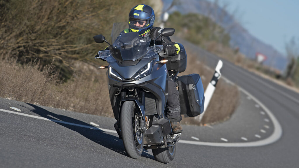 Prueba Honda NT 1100: El lado GT de las trail 17 Honda NT1100 5