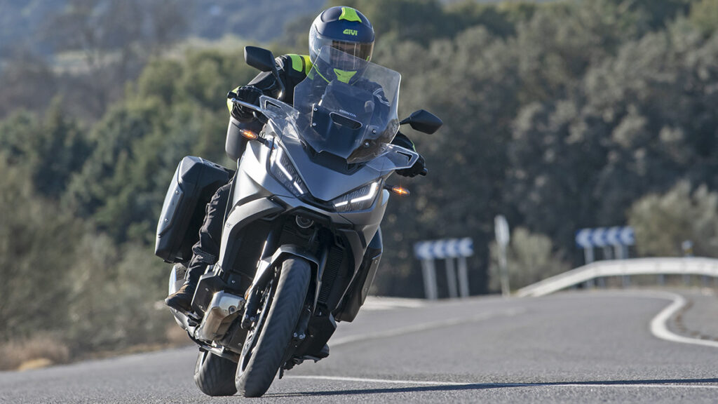 Prueba Honda NT 1100: El lado GT de las trail 19 Honda NT1100 6
