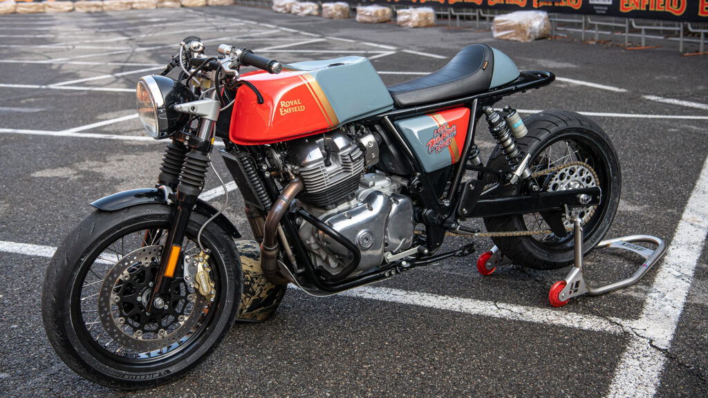 Lee Bowes hará sus acrobacias a los mandos de una Royal Enfield 13 LEE Bowers EICMA 27 of 41