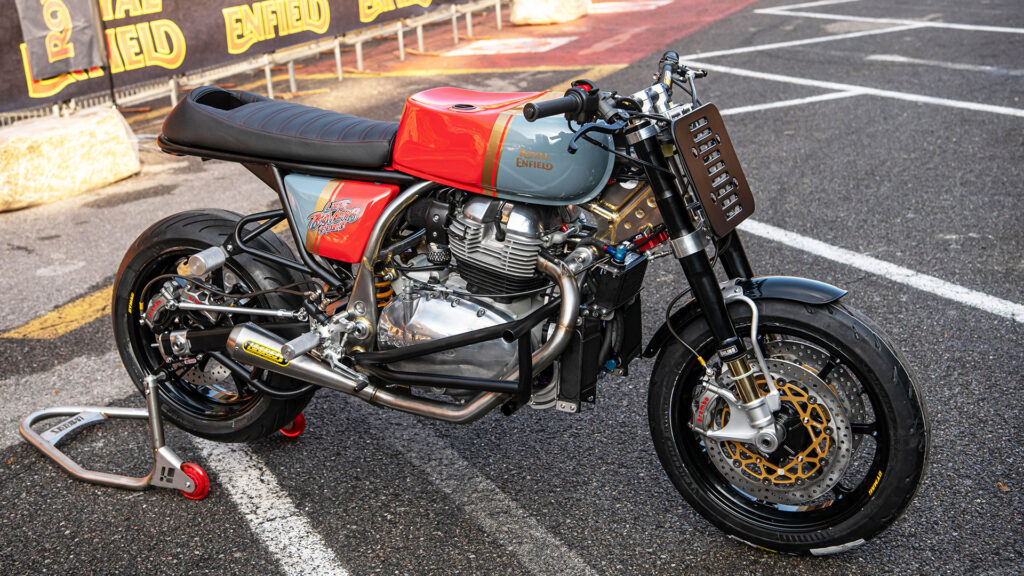 Lee Bowes hará sus acrobacias a los mandos de una Royal Enfield 12 LEE Bowers EICMA 28 of 41