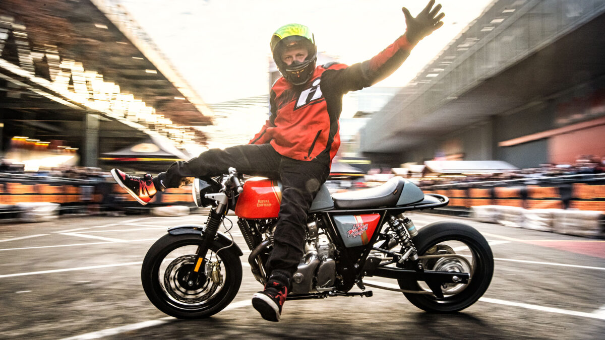 Lee Bowes hará sus acrobacias a los mandos de una Royal Enfield 1 lee-bowers-royal-enfield