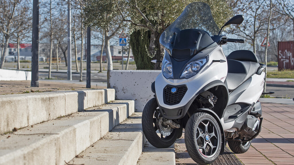 Piaggio MP3 400 2022 8 Piaggio MP3 400 2022 8