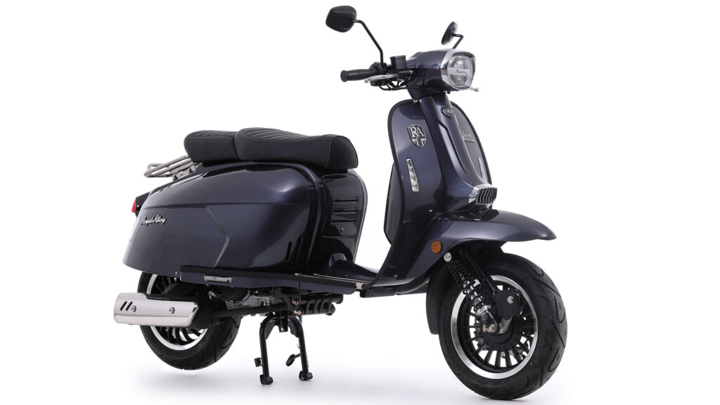 Royal Alloy actualiza sus modelos a la norma Euro5 en 2022 3 Royal Alloy GP 125 E5 Gris Estudio 29