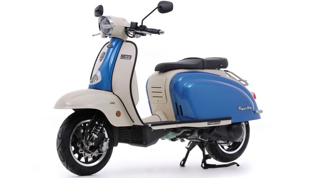 Estos son los precios y las rivales de los scooter retro Lambretta X300 y Lambretta G350 13 Royal Alloy TG 300 S
