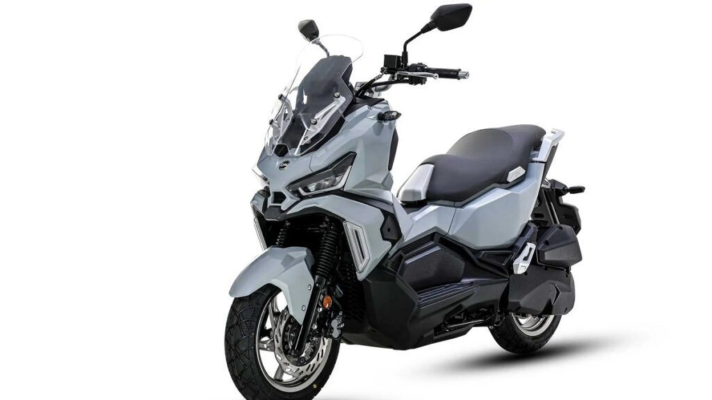 Modelos que aúnan los conceptos scooter y trail 16 SYM HUSKYADV 150