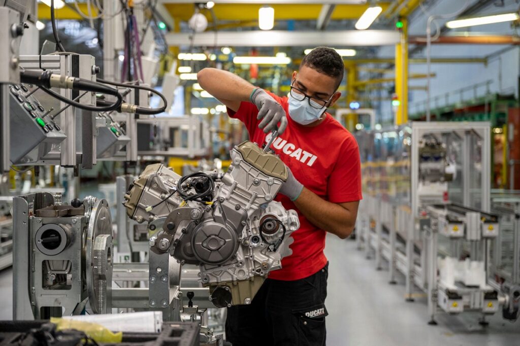 El mejor año de la historia comercial de Ducati: en 2021 vendió 59.447 motos en todo el mundo 12 ducati linea produccion
