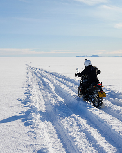Dos Royal Enfield consiguen llegar al Polo Sur 11 motorcycle 4