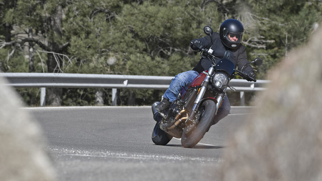 Neo-retro, naked, trail... Tres por uno para el carné A2 7 Benelli Leoncino 500 13