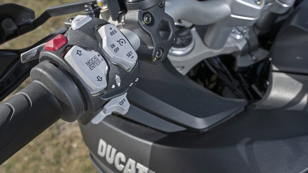 Ducati Multistrada V2 16