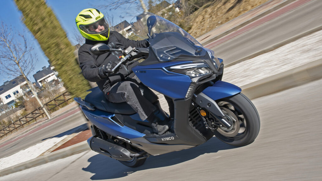 Con la promoción del scooter con carnet de coche KYMCO X-Town CT 125, te ahorras la matriculación y te lo financian a medida 8 Prueba KYMCO X-Town CT 125