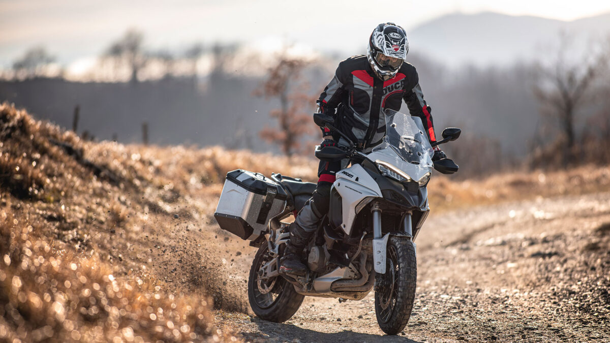 Más comodidad para la Ducati Multistrada V4 S: la función Easy Lift aterriza en esta versión de la trail italiana 1 ducati-multistrada-v4-2022