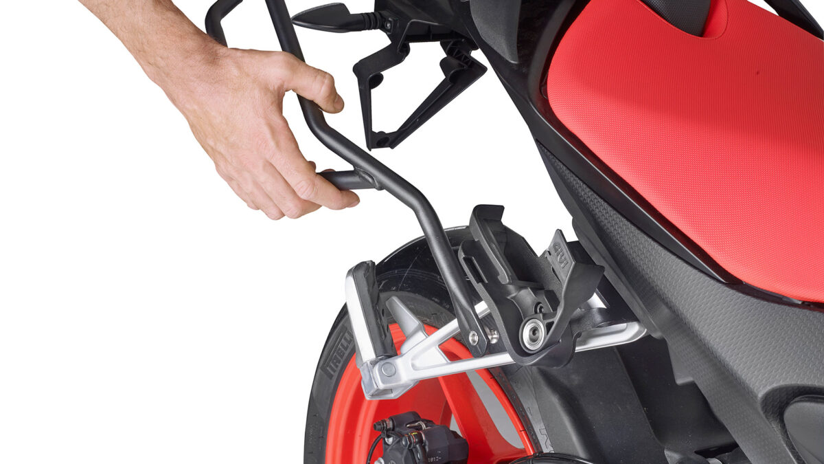 Prueba Clasificar mezcla GIVI Remove X: el soporte de maletas que permite mantener la estética de la  moto