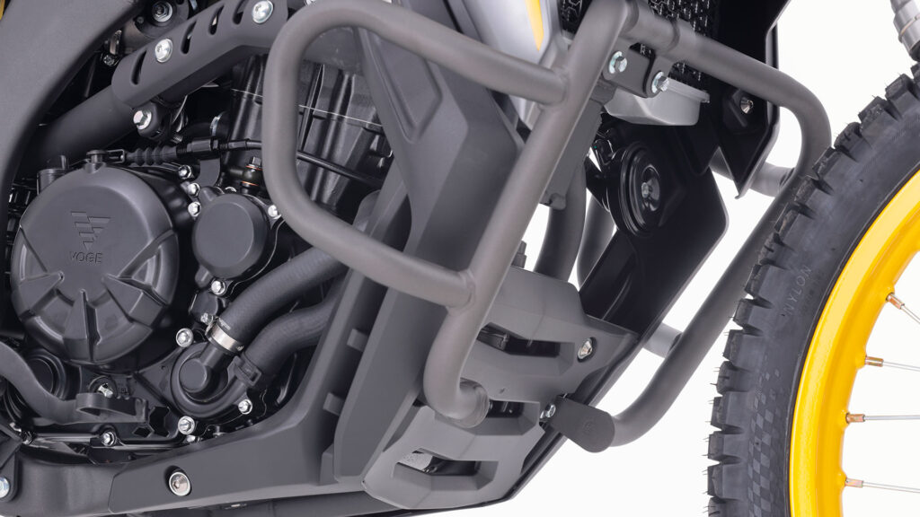 VOGE 300 Rally: ya disponible la trail para el carnet A2 12 VOGE 300 Rally gris amarillo estudio detalle 7