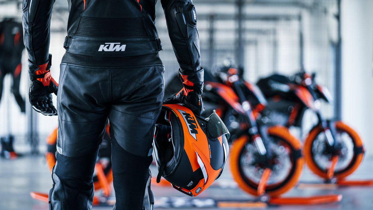 ktm-890-duke-r-febrero