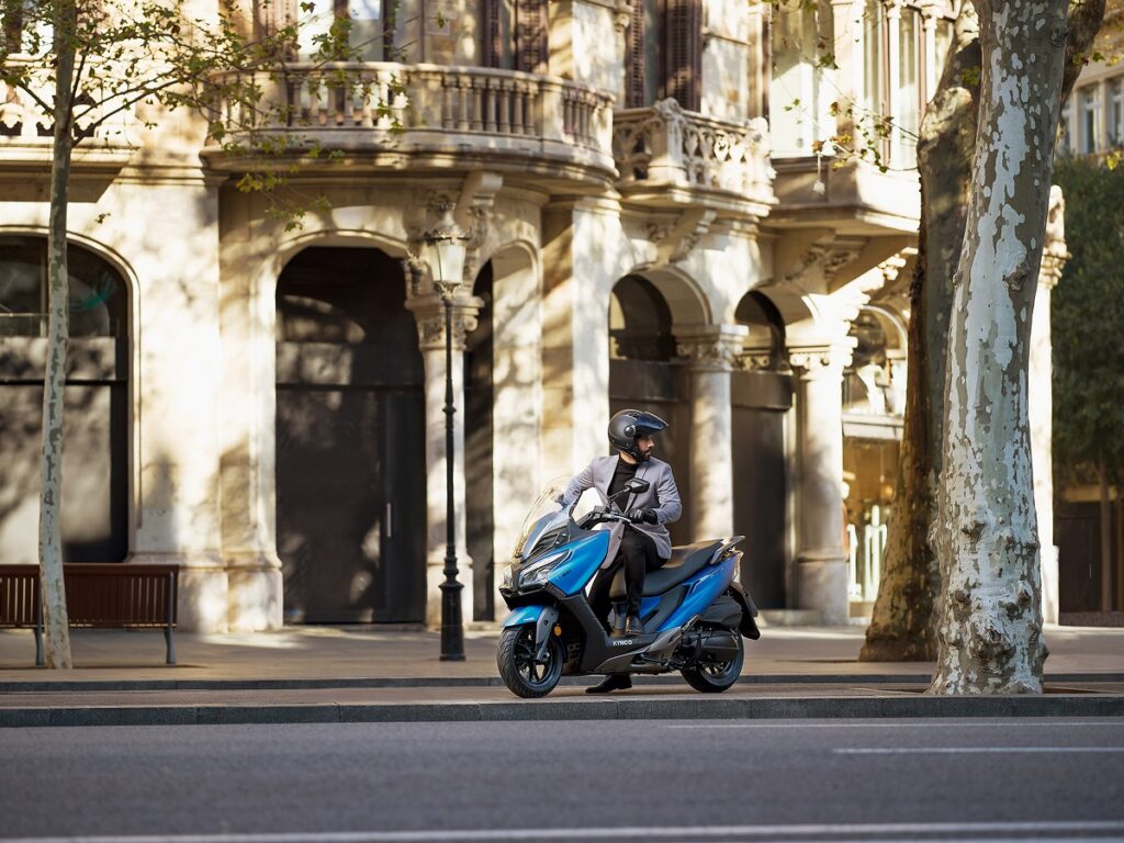 kymco x town ct 300 estatica 2