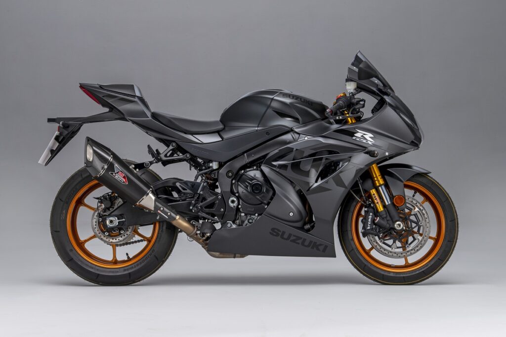 Suzuki GSX-R1000RR Phantom: la magia del fantasma 11 suzuki gsx r1000r phantom derecha