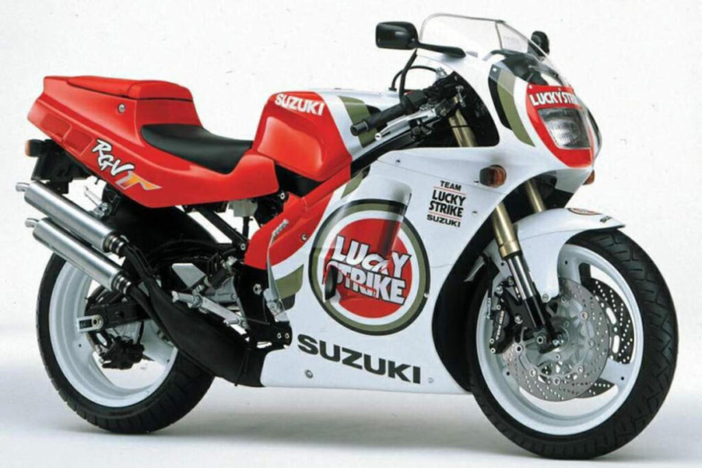 Estas son las motos más icónicas de los años 90 12 Suzuki RGV 250