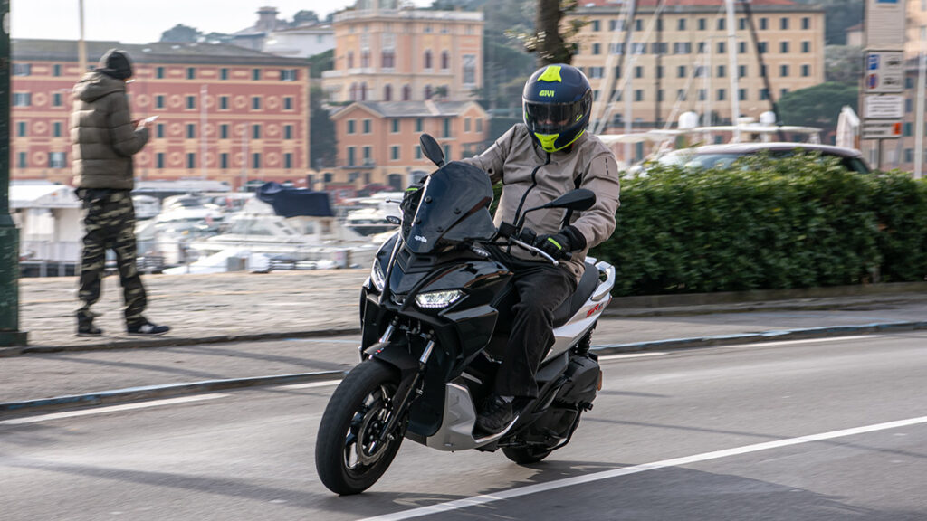 La actual promoción de Aprilia aporta hasta 2.000 euros en descuentos y seguro gratis 11 Aprilia SR GT 125