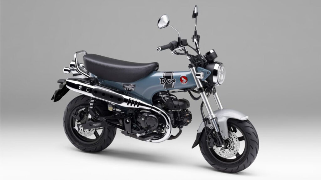 La "moto salchicha" de Honda: más de 50 años de historia y versión 2023 18 Honda ST125 DAX 123