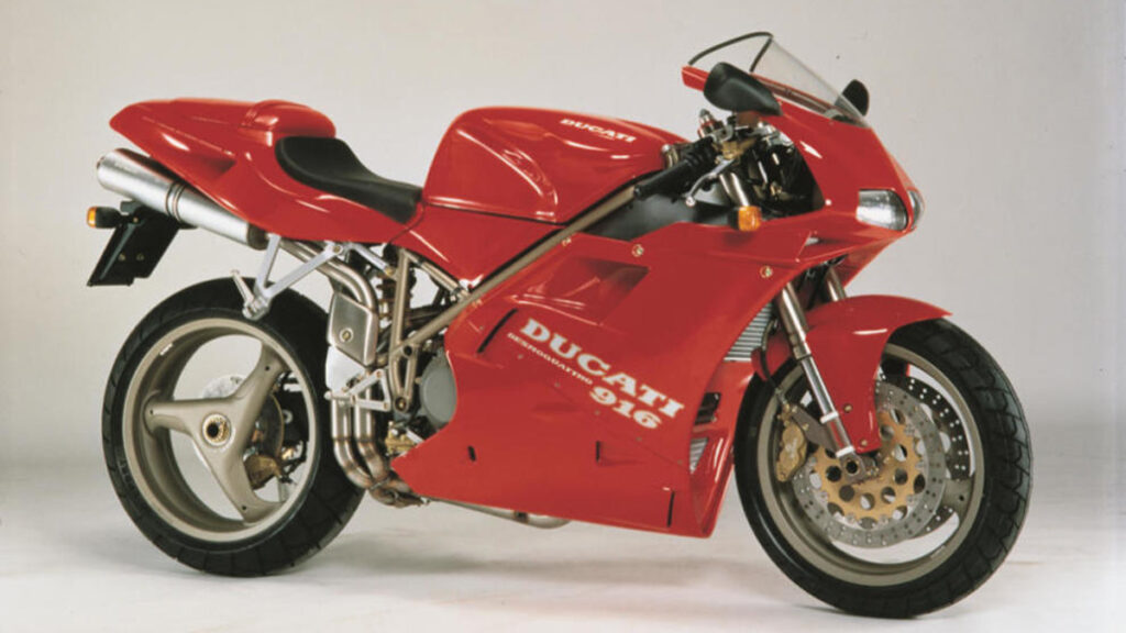 Estas son las motos más icónicas de los años 90 19 Dcuati 916
