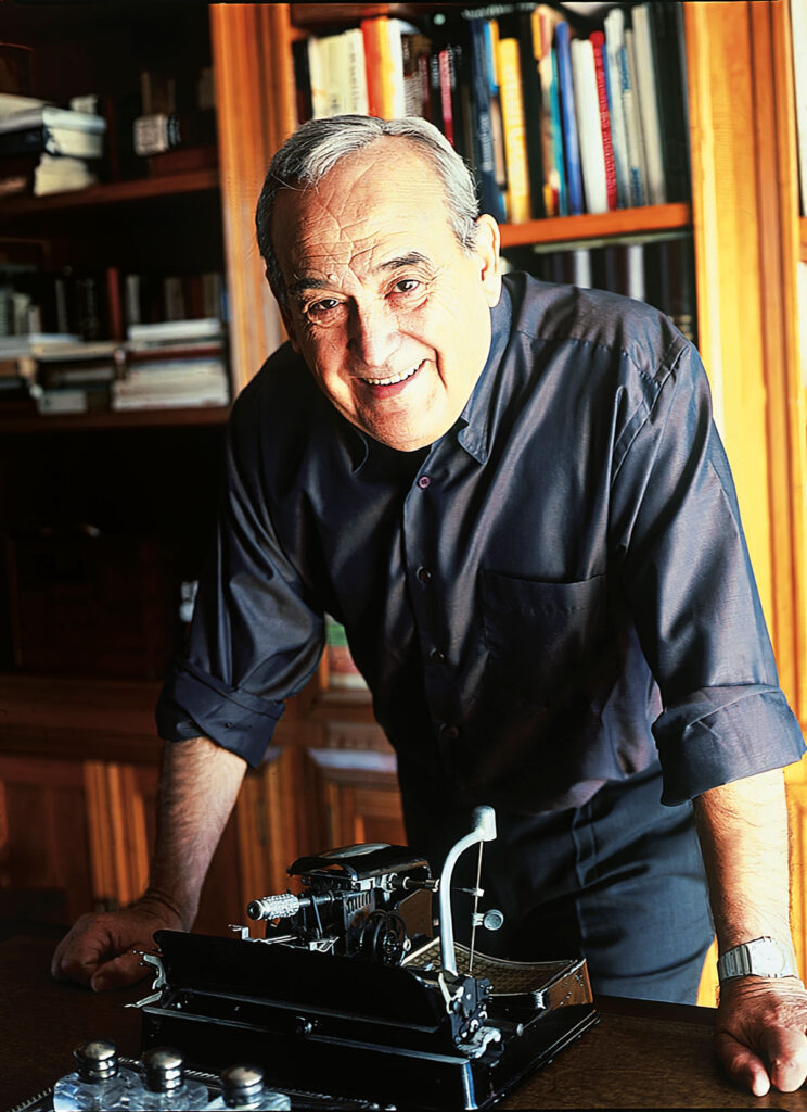 Enrique Hernández-Luike recibe el Primer Premio ANESDOR Manillar de Oro 2 luike-premio-manillar-oro-anesdor
