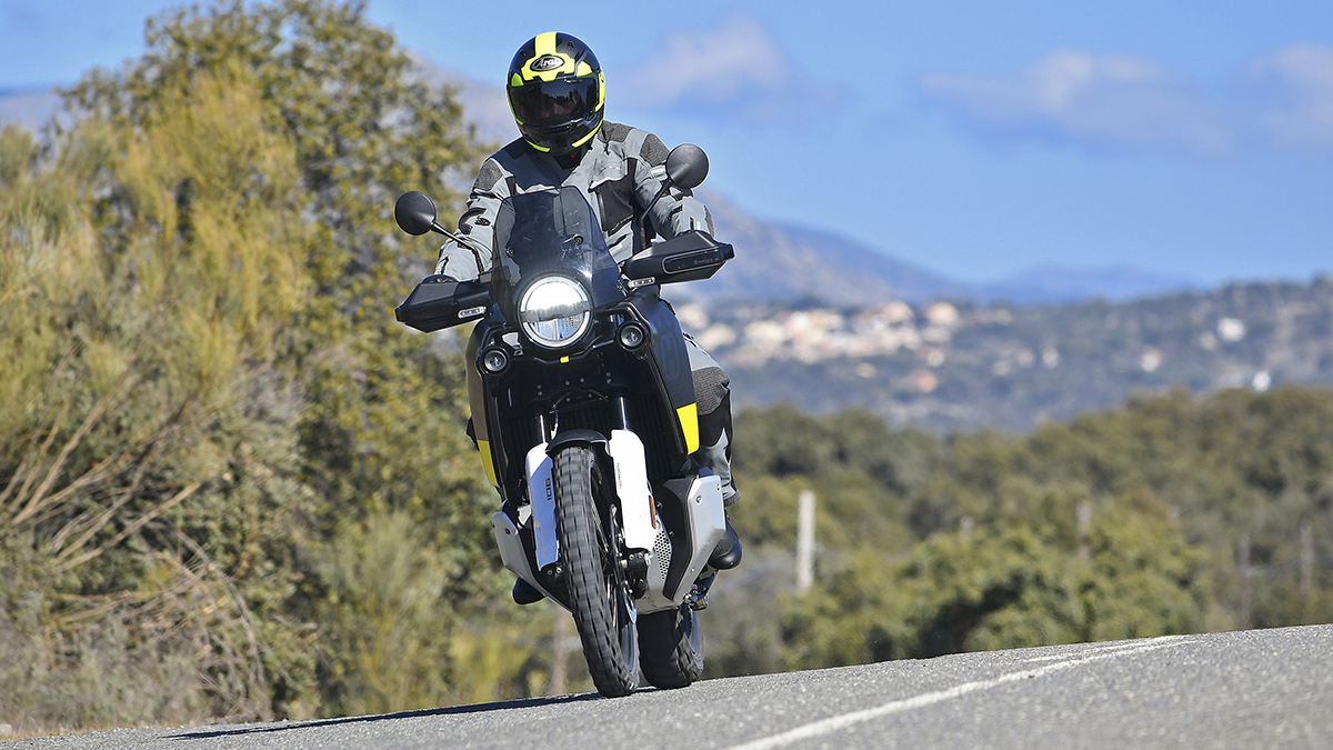 120º aniversario de Husqvarna: prueba toda su gama Street en abril 8 Husqvarna Norden 901