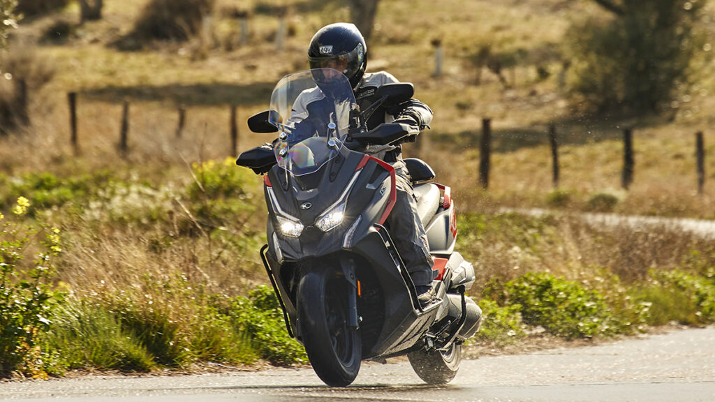 KYMCO DTX 125 y 350: ofertas de scooter para carnet de coche y A2 11 Prueba KYMCO DTX 350