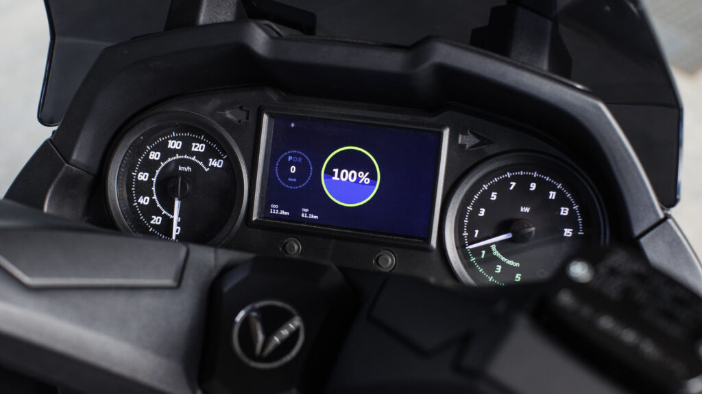 ¿Es este scooter eléctrico mejor que un 125? 11 Nerva press 67