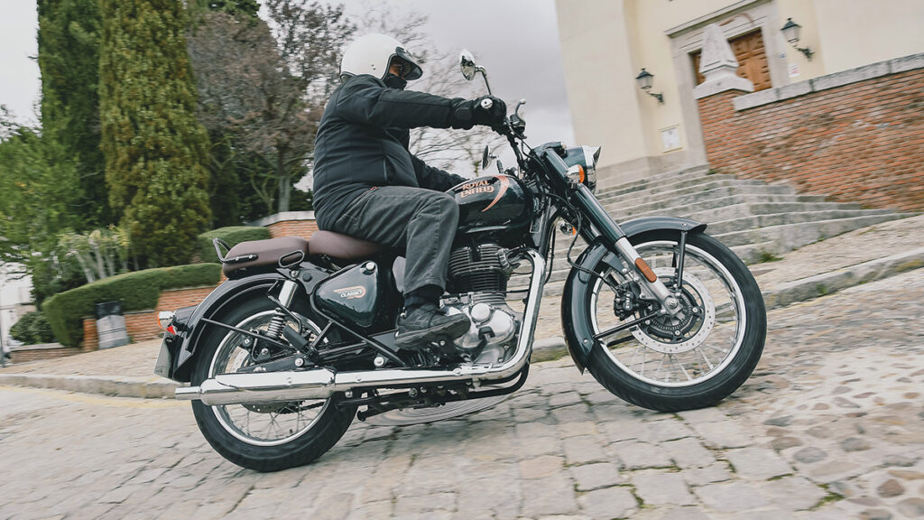 Prueba Royal Enfield Classic 350: esencia clásica con tecnología de hoy 18 Royal Enfield Classic 350