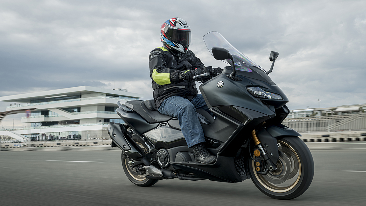 Las ventas de motos de segunda mano bajan en 2023, pero siguen siendo la opción predominante en España 7 Yamaha TMAX 2022