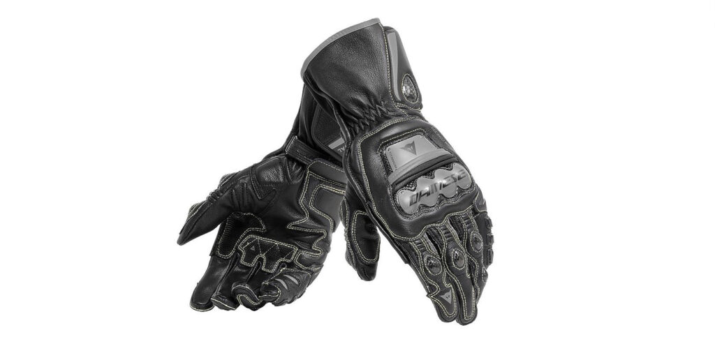 Nivel máximo de equipamiento en moto: más es mejor 12 dainiese full metal .negro