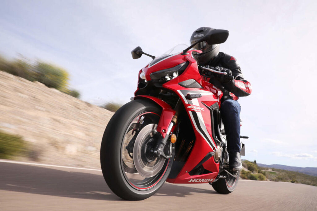 10 cosas que debes tener en cuenta si eres un apasionado de las motos 14 decalogo motociclista popular 11
