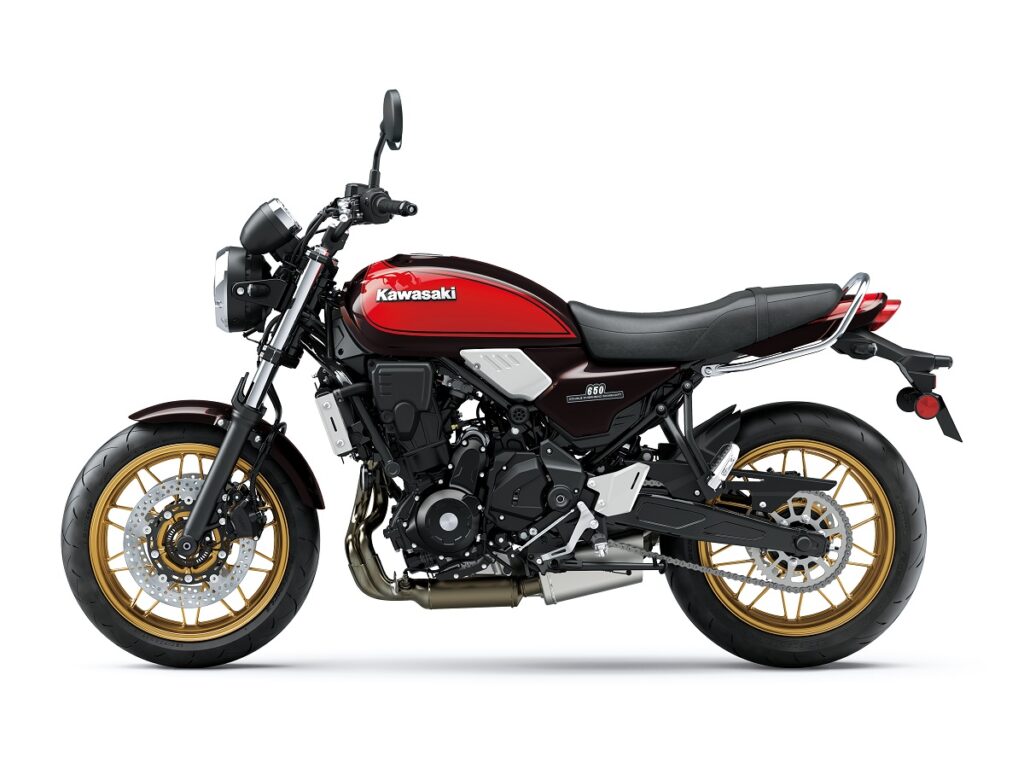 Kawasaki Z 50 Aniversario: ya disponibles todos los modelos conmemorativos en los concesionarios 13 kawasaki Z650RS izquierda