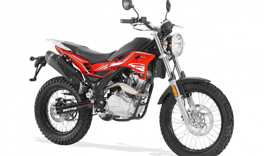 Motos trail 125 y carnet de coche: misión no imposible 23 Rieju Tango 125 2022