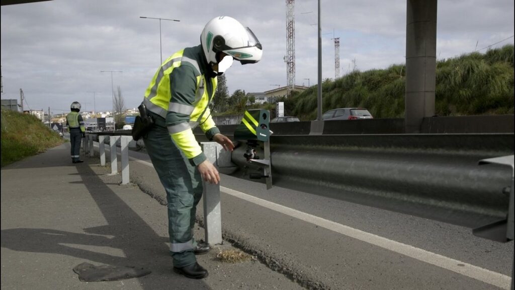 Radar Velolaser: IMU agradece a la DGT y a la ATGC las instrucciones para evitar su colocación sobre el guardarraíl 10 velolaser guardarrail interior