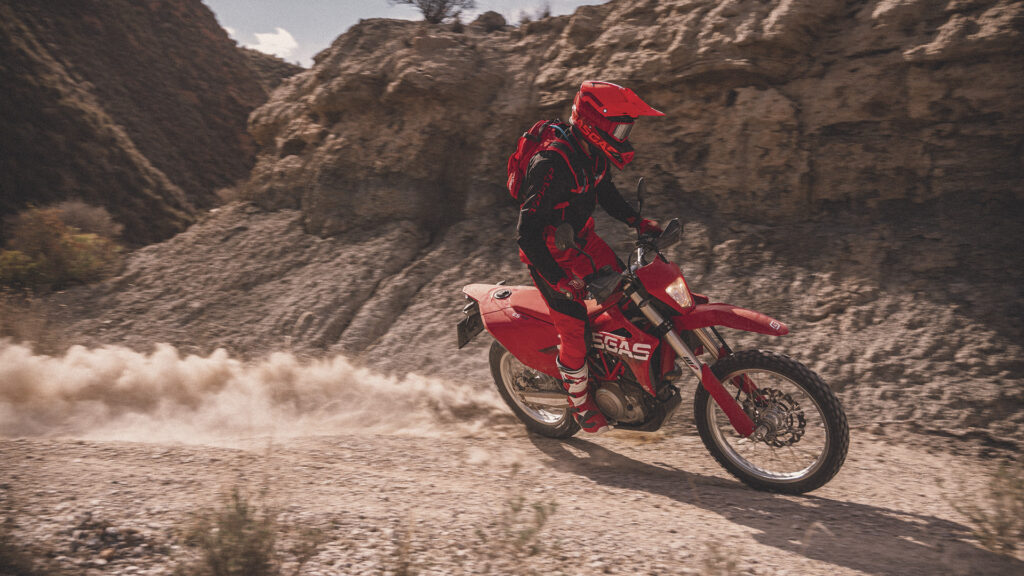 GasGas SM 700 y ES 700 2023: dos nuevos modelos de supermotard y enduro 14 gasgas-sm-700-es-700-2023