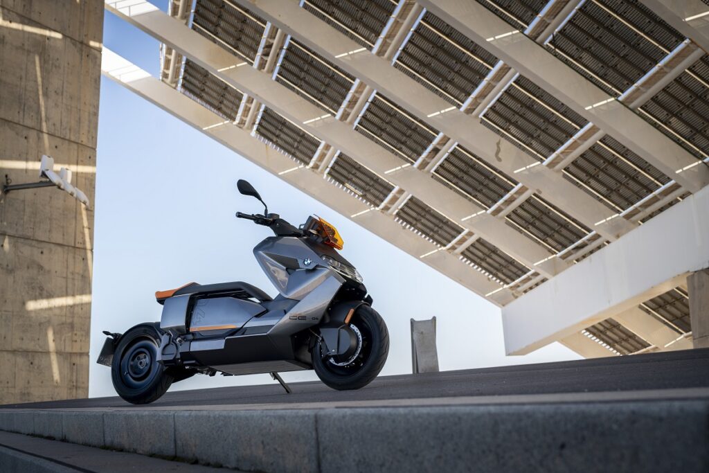 BMW CE 04: Evolución eléctrica 13 BMW CE 04 estatica 2