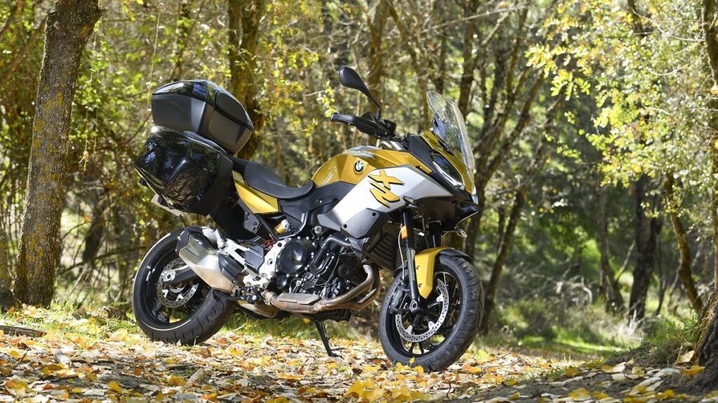 Yamaha Tracer 9 GT+: precio y rivales 14 BMW F900XR 10 edited
