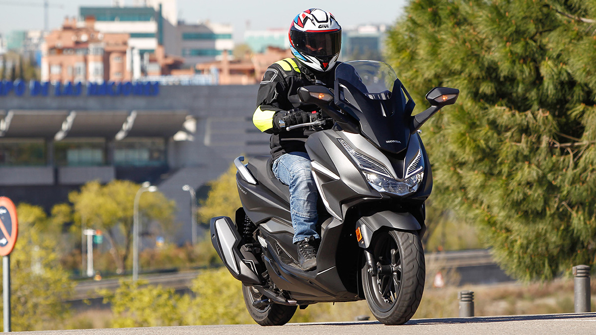 Prueba Honda Forza 350