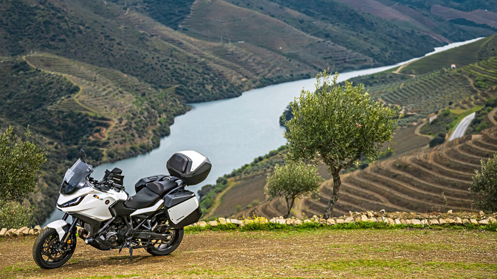 Todo lo que debes tener en cuenta para preparar tu próximo viaje en moto 11 Honda NT 1100