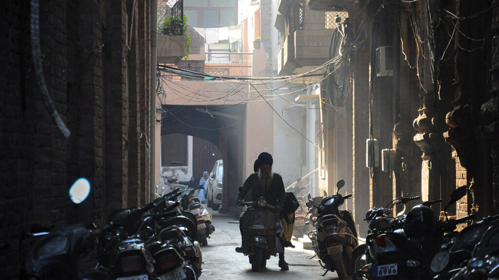 Vuelta al mundo de La Motera: kilómetros solidarios en moto con Marta Insausti 10 La Motera en India 2